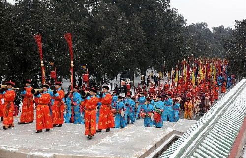 Performers dressed in costumes of the Qing Dynasty (1644-1911) act during a rehearsal of a performance presenting the ancient royal ritual to worship heaven at the Temple of Heaven in Beijing, capital of China, Feb. 5, 2013. The Temple of Heaven, used to be the imperial sacrificial altar in ancient China, will witness the heaven worship performance during the upcoming Spring Festival holiday. The Spring Festival, or the Chinese Lunar New Year, falls on Feb. 10 this year. (Xinhua/He Junchang) 