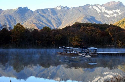 Photo taken on October 17, 2012 shows a view of the Dajiuhu National Wetland Park in Shennongjia in Central China's Hubei Province. The Dajiuhu wetlands, made up of nine lakes, is the largest wetlands in area with highest altitude in Central China. Photo: Xinhua