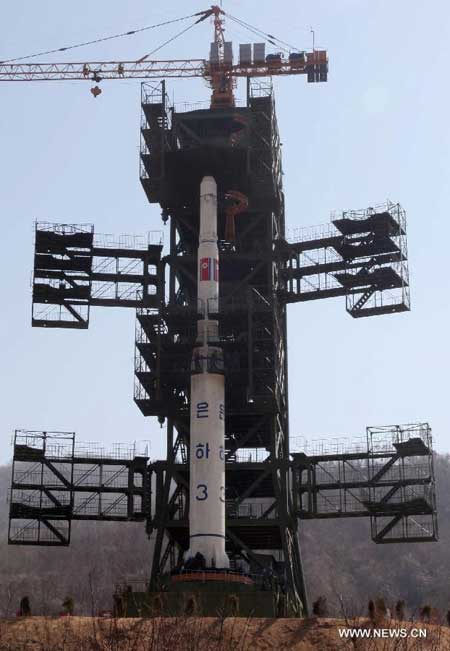 Photo taken on April 8, 2012 shows the Unha-3 rocket for launching Kwangmyongsong-3 satellite installed on the launch pad in Tongchang-ri base, Cholsan County, North Phyongan Province, the Democratic People's Republic of Korea(DPRK). Media reports said the Democratic People's Republic of Korea has launched an earth observation satellite on April 13, 2012. Photo: Xinhua