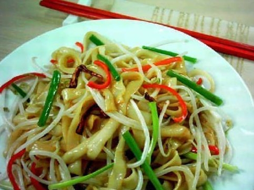 Stir-fried rice noodles with beef(Photo Source:cyol.net)