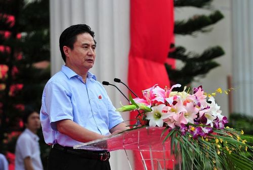 Luo Baoming, secretary of the Hainan Provincial Committee of the Communist Party of China, addresses a ceremony to mark the establishment of Sansha city on the Yongxing Island in China's southernmost province of Hainan, July 24, 2012. The State Council, in June approved the establishment of Sansha, a prefectural-level city in Hainan to administer the Xisha, Zhongsha and Nansha islands and the surrounding waters in the South China Sea. The Yongxing Island is part of the Xisha Islands. Photo: Xinhua