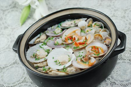 A seafood congee hotpot at Wu Mi Zhou Hotpot Photos: Courtesy of the restaurant