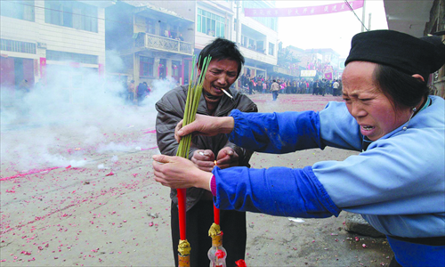 Lighting fireworks and smoking cigarettes are a match made in pyrotechnic heaven.