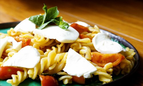 Caprese pasta salad