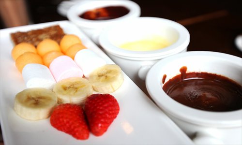 Side dishes of fruits