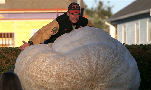 One-ton California pumpkin weighs in as heaviest ever in North America