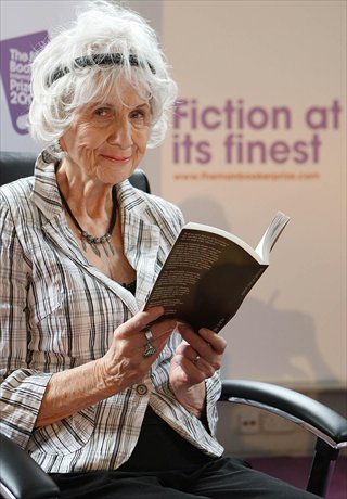 Alice Munro at a press conference in Dublin, Ireland on June 25, 2009. Photo: CFP