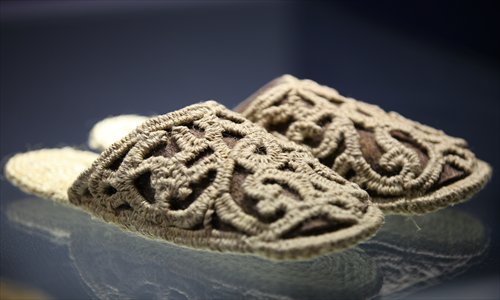 A pair of slippers made of hemp rope by Shen Zhenmin on display  Photos: Cai Xianmin/GT