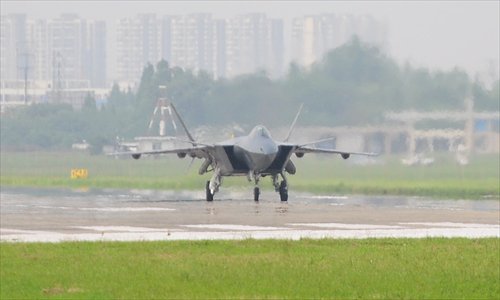 China conducted another test flight of its J-20 stealth flighter, number 2001, on Saturday. Photo: mil.huanqiu.com