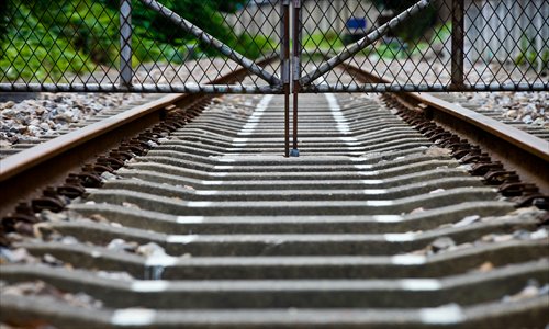 The railway crossing at Yixian Road near the Jiangwan Town Station of metro Line 3 is no longer as busy as it used to be. Photo: Yang Hui/GT