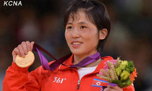 DPRK's judoka An Kum Ae won the women's 52kg judo gold medal at the London Olympic Games. Photo: KCNA