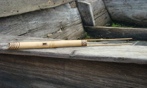 Traditional instruments made by Hanying: a daodao yunnan