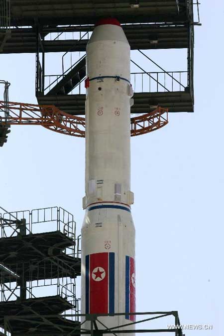 Photo taken on April 8, 2012 shows the Unha-3 rocket for launching Kwangmyongsong-3 satellite installed on the launch pad in Tongchang-ri base, Cholsan County, North Phyongan Province, the Democratic People's Republic of Korea (DPRK). Media reports said the Democratic People's Republic of Korea has launched an earth observation satellite on April 13, 2012. Photo: Xinhua