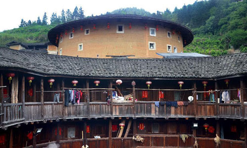 Photo taken on April 16, 2012 shows internal scene of a Tulou in Tianluokeng Tulou cluster in Nanjing County, southeast China's Fujian Province. Photo: Xinhua