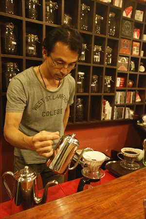 Coffee boutiques in Shanghai offer flavors that the big chains cannot provide. Photos: Cai Xianmin/GT