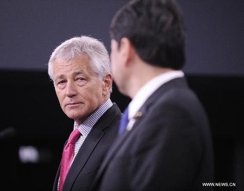 U.S. Defense Secretary Chuck Hagel (L) attends a press conference with his Japanese counterpart Itsunori Onodera following their meeting at the Pentagon in Washington D.C., capital of the United States, April 29, 2013. (Xinhua/Wang Yiou) 