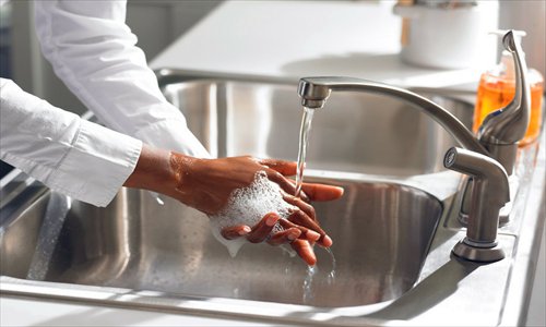 Frequent hand washing can help keep bird flu away. Photos: nipic.com