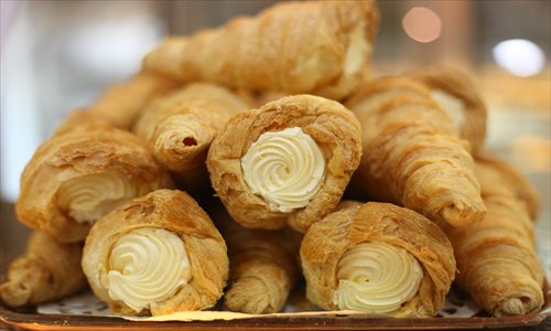 Croissants with cream from Kaisiling Cake