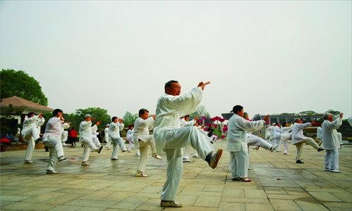 Senior citizens practise tai chi. Photos: nipic.com