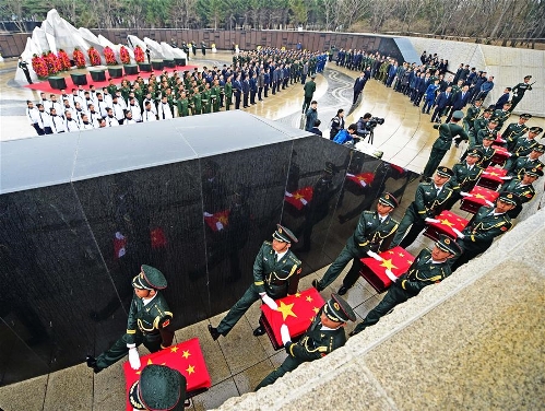 China holds burial ceremony for soldier remains returned from ROK