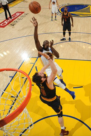 Warriors Destroy Cavaliers In Game 2 - Global Times