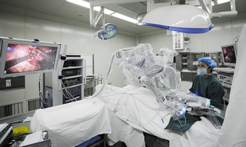 Medical robots start saving lives, but prices still remain