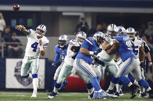 Dallas Cowboys quarterback Dak Prescott passes the ball in the first half of their NFL game against the Detroit Lions on Monday in Arlington, Texas. Photo: IC