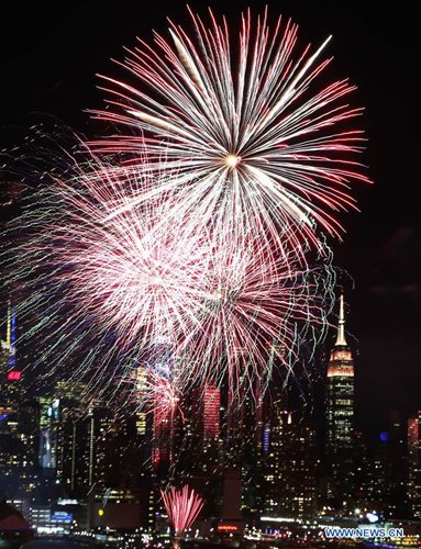 Fireworks light up sky in NYC to celebrate Chinese Lunar New Year