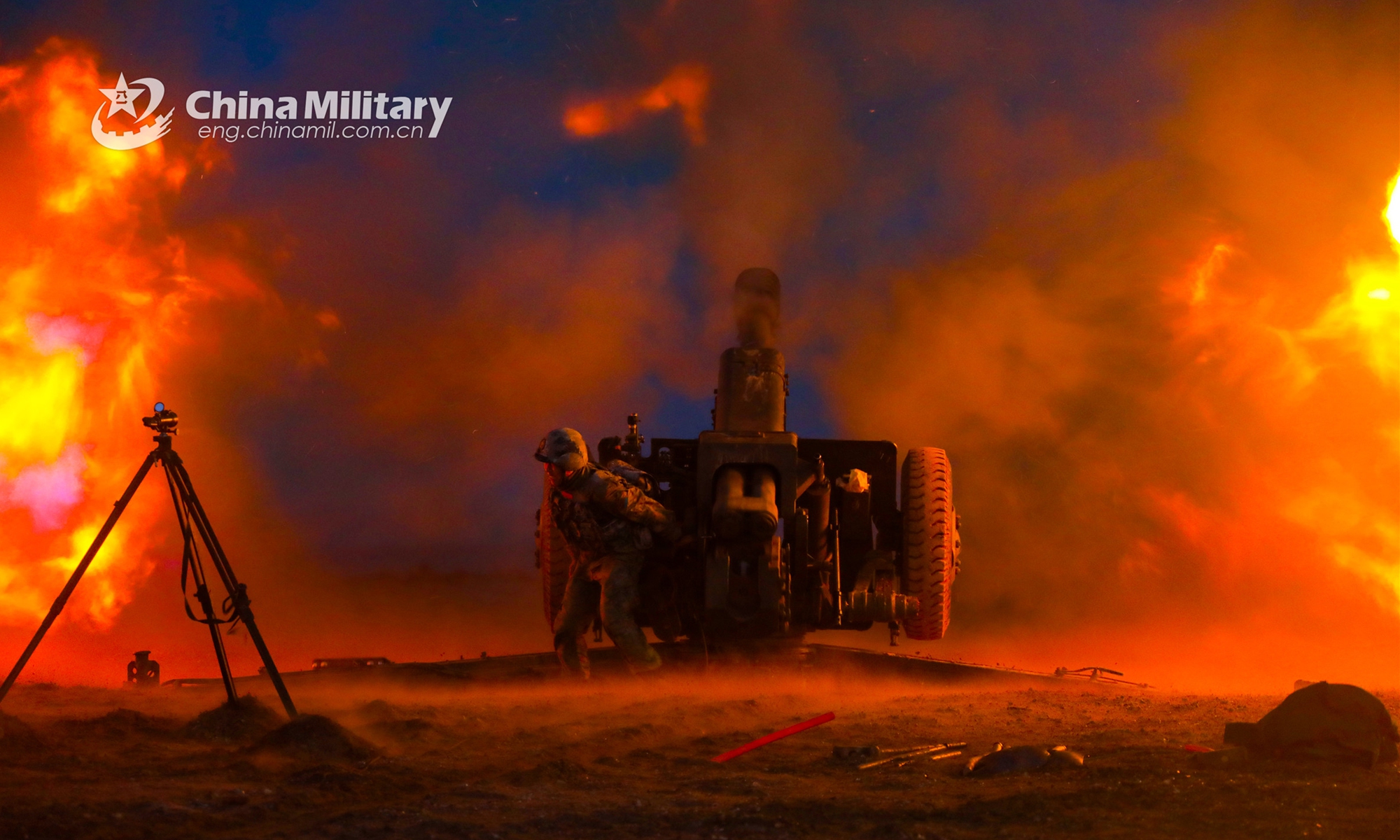 Artilleryman Fires Towed Howitzer Global Times