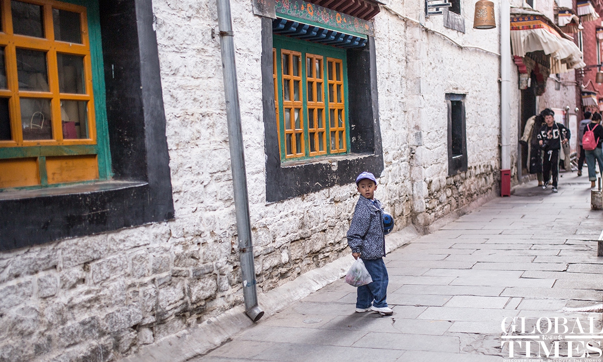 Jokhang Temple In Lhasa Crowded With Tourists Worshippers Global Times