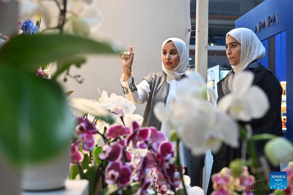 People Visit Ramadan Exhibition In Kuwait Global Times