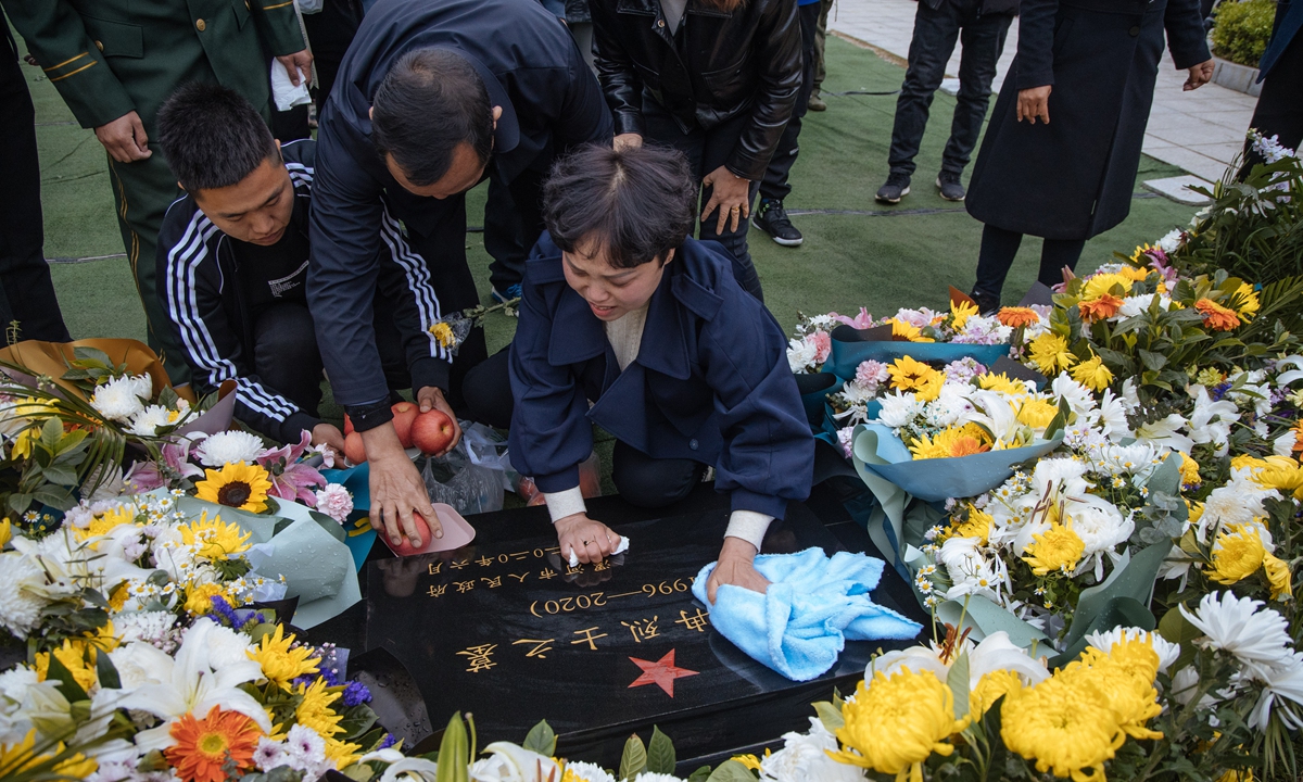 Chinese People Pay Respect To Martyrs Who Sacrificed In China India Border Clash Ahead Of Tomb Sweeping Day Global Times