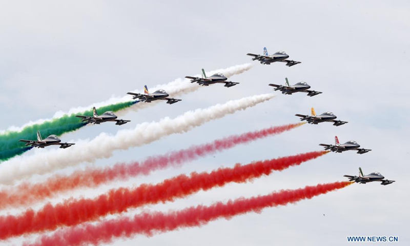 The Italian Frecce Tricolori aerobatic squad perform during a ceremony to mark Italy's National Day in Rome, Italy, on June 2, 2021. The Italian government formally scaled back celebrations of the country's national day, scrapping traditional military parades and public speeches. But Rome's streets were still filled with people venturing out amid newly eased coronavirus restrictions.(Photo: Xinhua)