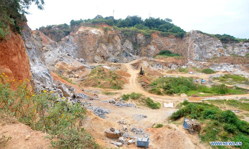 Photo taken on June 16, 2021 shows the stone quarry where a collapse took place in Bukasa in Kampala, Uganda. At least four people were killed after a stone quarry collapsed in Uganda's capital Kampala on Tuesday, a police spokesperson said.(Photo: Xinhua)