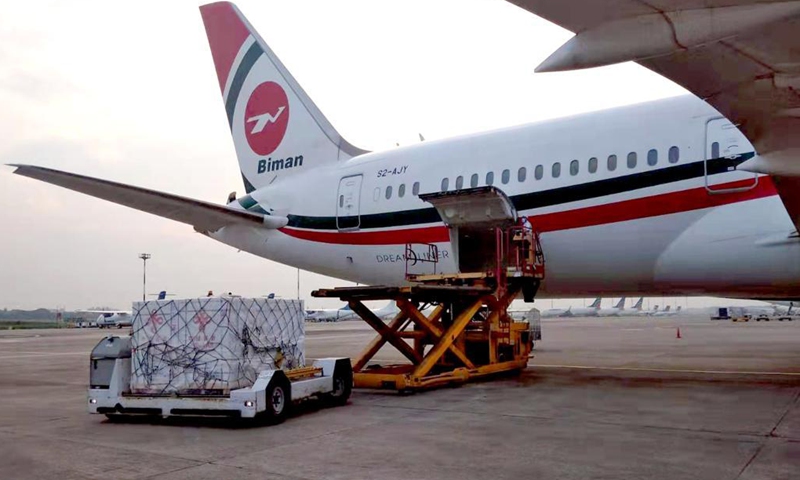 A batch of China-donated COVID-19 vaccines arrives at Hazrat Shahjalal International Airport in Dhaka, Bangladesh, on Aug. 13, 2021. The Bangladeshi government has received another batch of Sinopharm COVID-19 vaccines donated by the Chinese government.Photo:Xinhua