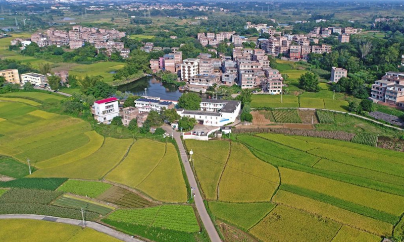 Aerial photo taken on Oct. 23, 2021 shows the countryside scenery at Xingui Village of Rongan County, south China's Guangxi Zhuang Autonomous Region.(Photo: Xinhua)