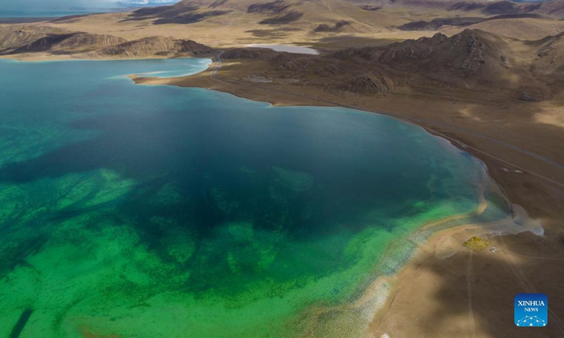 Aerial photo taken on Sept. 24, 2021 shows a lake on the Changtang Plateau, in southwest China's Tibet Autonomous Region. Changtang Plateau, as a key area of inland lakes in China, has a total lake area of over 25,000 square kilometers. It is also known by people for the number and high altitude of lakes. Photo: Xinhua