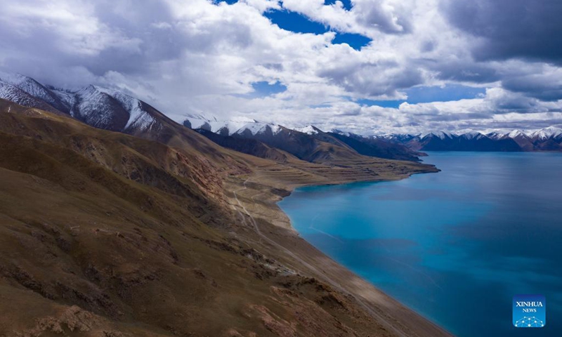 Aerial photo taken on Sept. 23, 2021 shows a lake on the Changtang Plateau, in southwest China's Tibet Autonomous Region. Changtang Plateau, as a key area of inland lakes in China, has a total lake area of over 25,000 square kilometers. It is also known by people for the number and high altitude of lakes. Photo: Xinhua