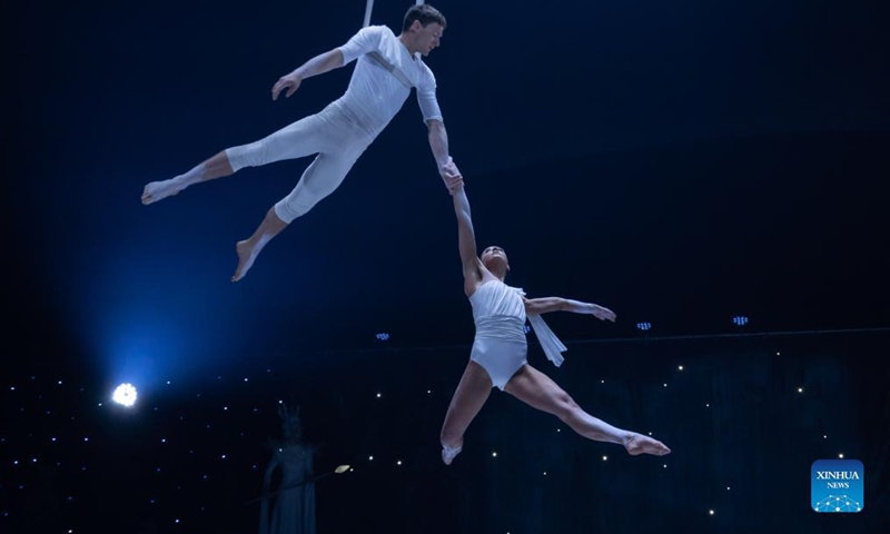 Members of Hungary's contemporary circus company Recirquel perform during their Christmas show Crystal at Mupa in Budapest, Hungary, Dec. 10, 2021.Photo:Xinhua