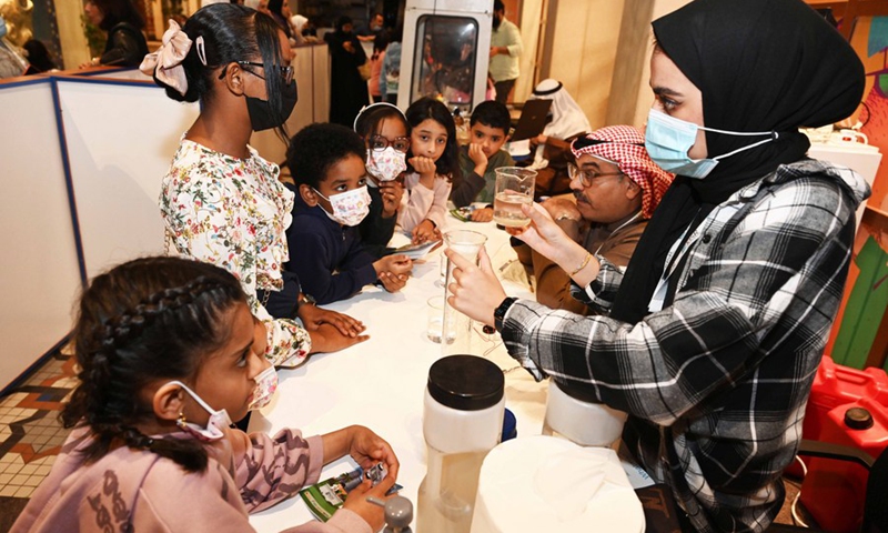 Children visit a science exhibition in Hawalli Governorate, Kuwait, on Dec. 16, 2021.(Photo: Xinhua)