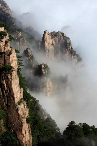Spectacular scenery of Mount Huangshan after rain - Global Times