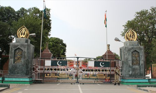 Pakistan-India flag ceremony at Wagah Border - Global Times