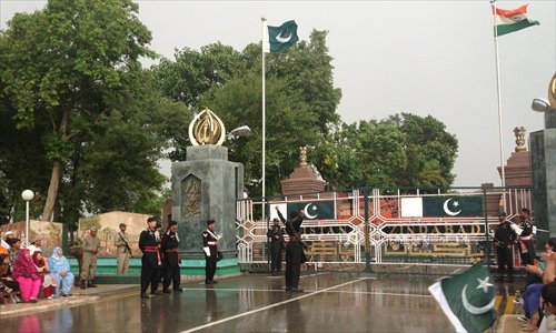 Pakistan-India flag ceremony at Wagah Border - Global Times