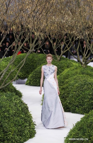 Raf Simons' Christian Dior show shines Paris - Global Times