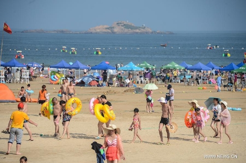 Tourists enjoy themselves on Zhoushan Islands - Global Times