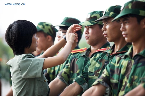 Freshmen take part in military training in China's Guangxi - Global Times