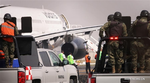 Plane with 179 passengers aboard evacuated due to bomb threat in Mexico ...