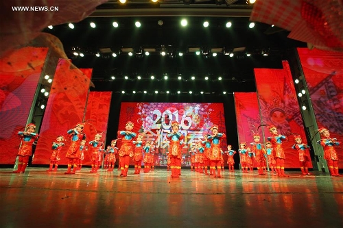 Children perform to celebrate coming Spring Festival in China's Tianjin ...