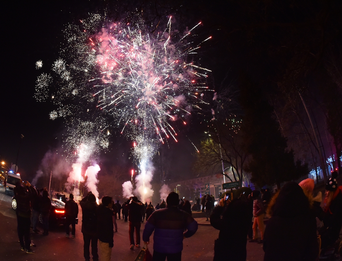 Beijing’s night sky brightened by Spring Festival fireworks Global Times