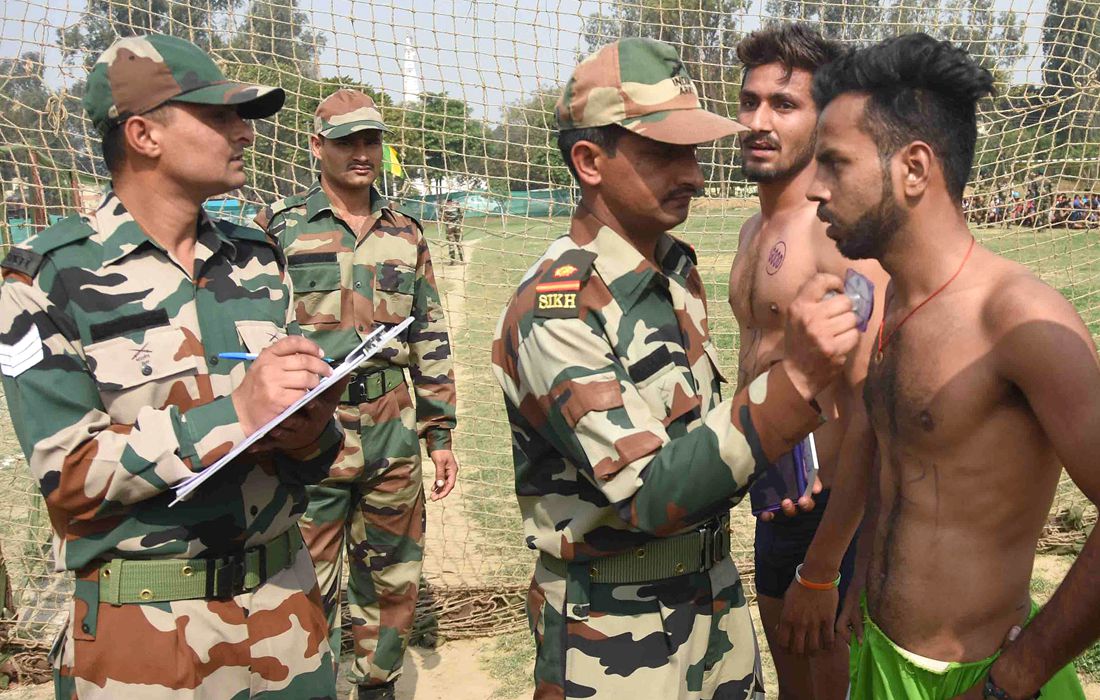 Aspiring Indian army candidates flash strength and speed Global Times